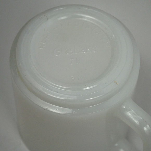 Vintage Glasbake Milkglass Retro Funny Bowling Mug - Picture 5 of 5